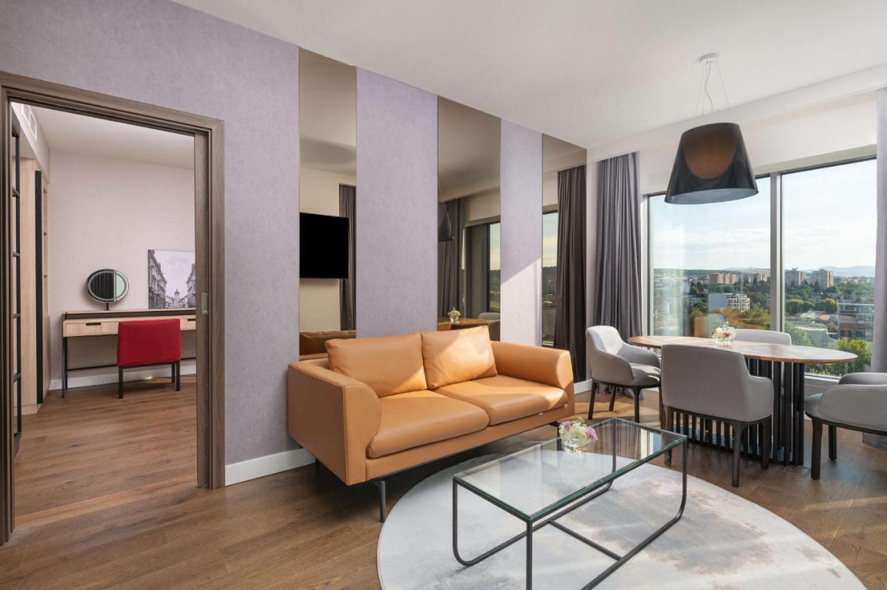 Radisson Blu Hotel, Cluj Exterior foto A suite at the hotel