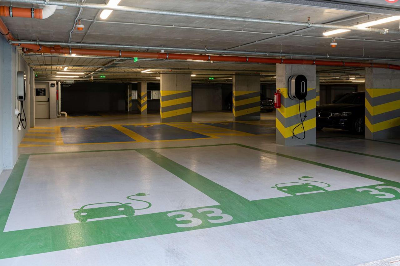 Radisson Blu Hotel, Cluj Exterior foto Parking garage