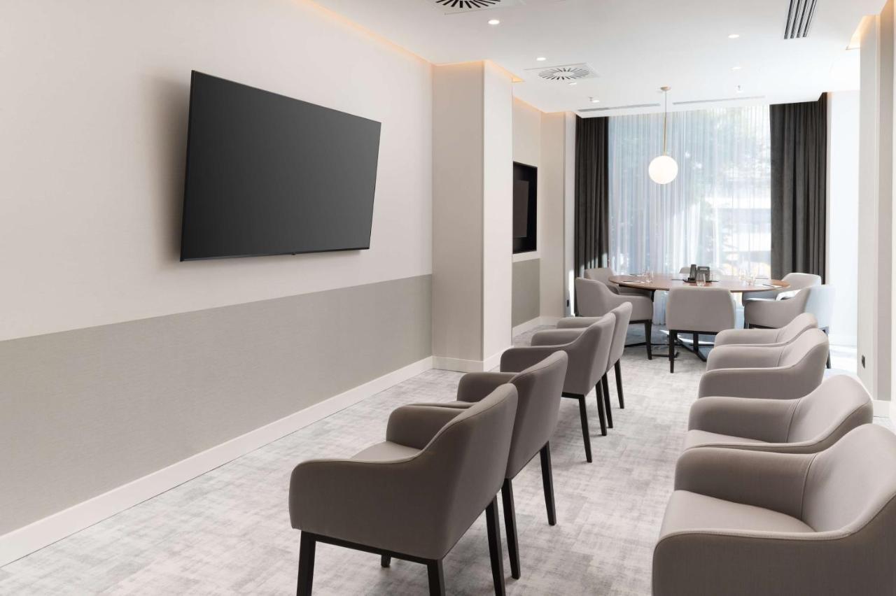 Radisson Blu Hotel, Cluj Exterior foto 3D interior rendering of a waiting room