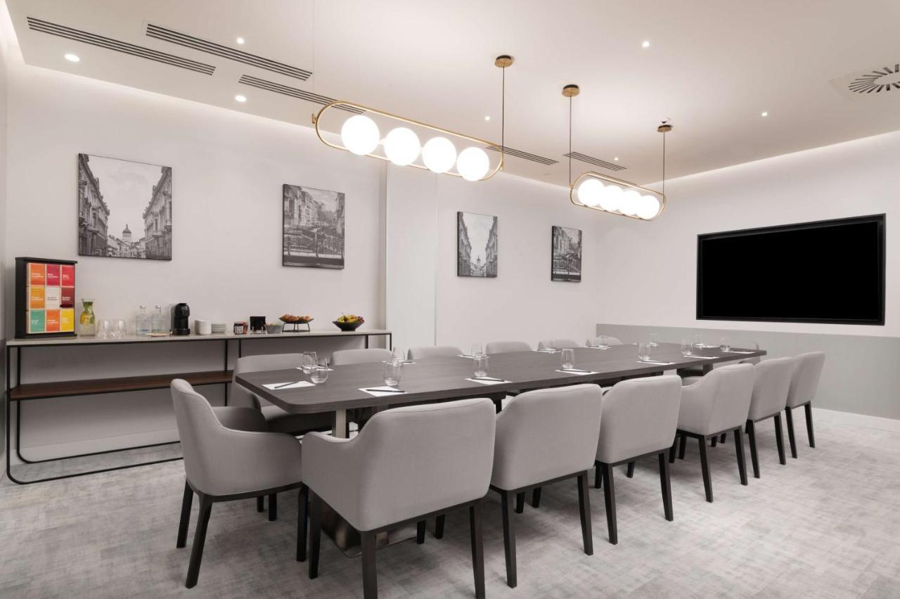 Radisson Blu Hotel, Cluj Exterior foto 3D rendering of a meeting room
